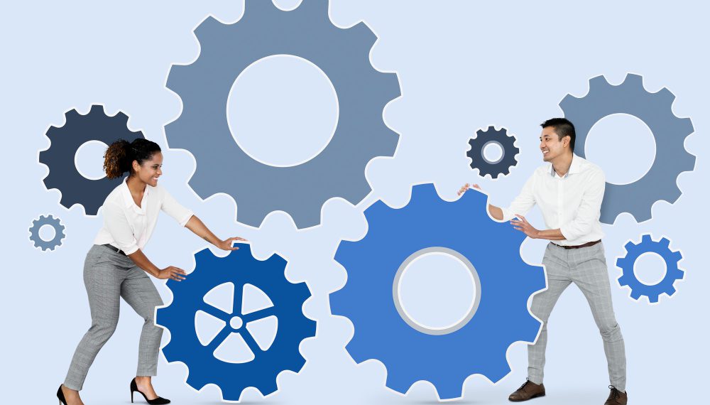 business-people-connecting-with-gears